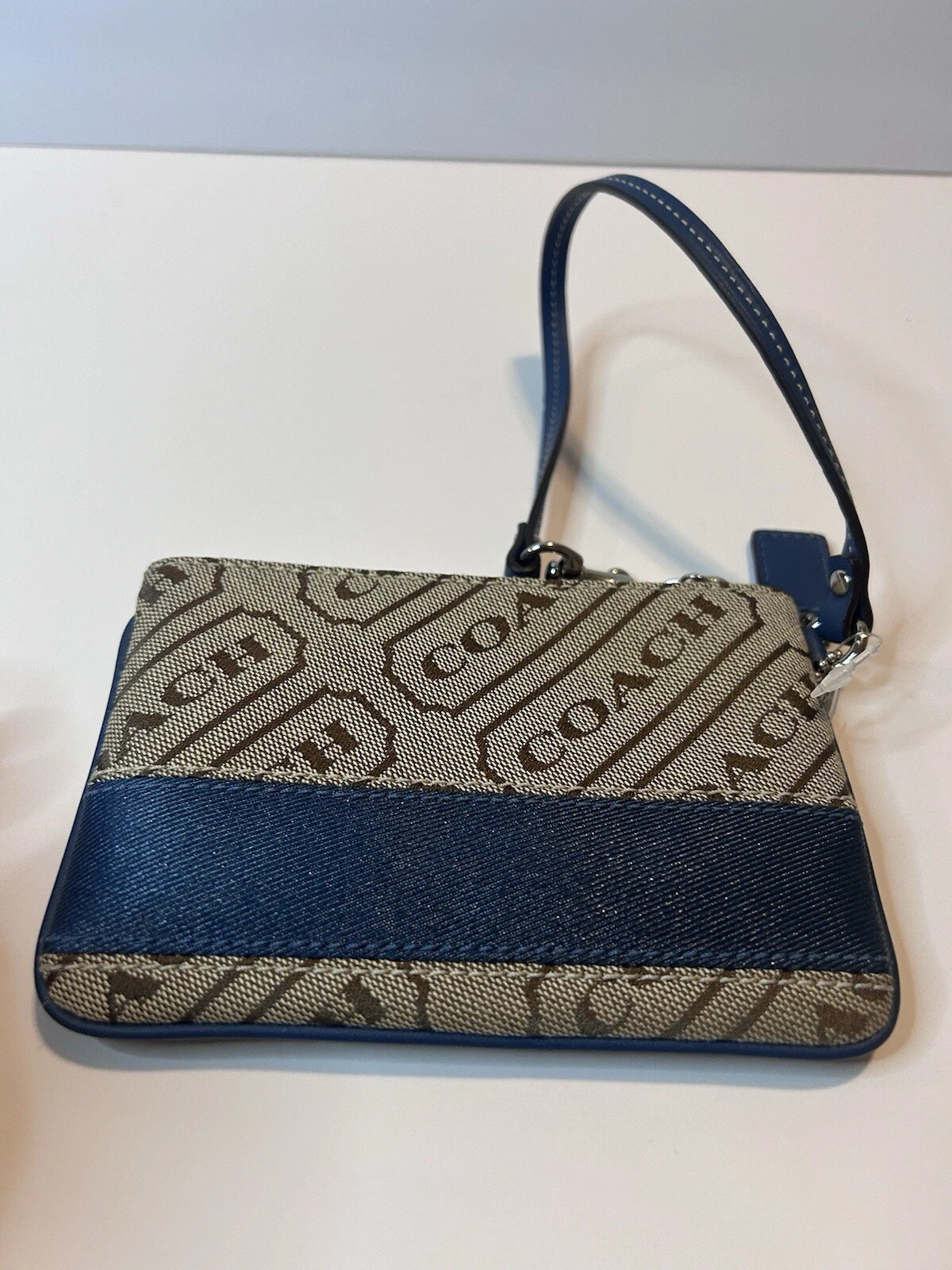 Bracciale COACH Signature Stripe Losange in tela blu marrone nuovo con etichetta