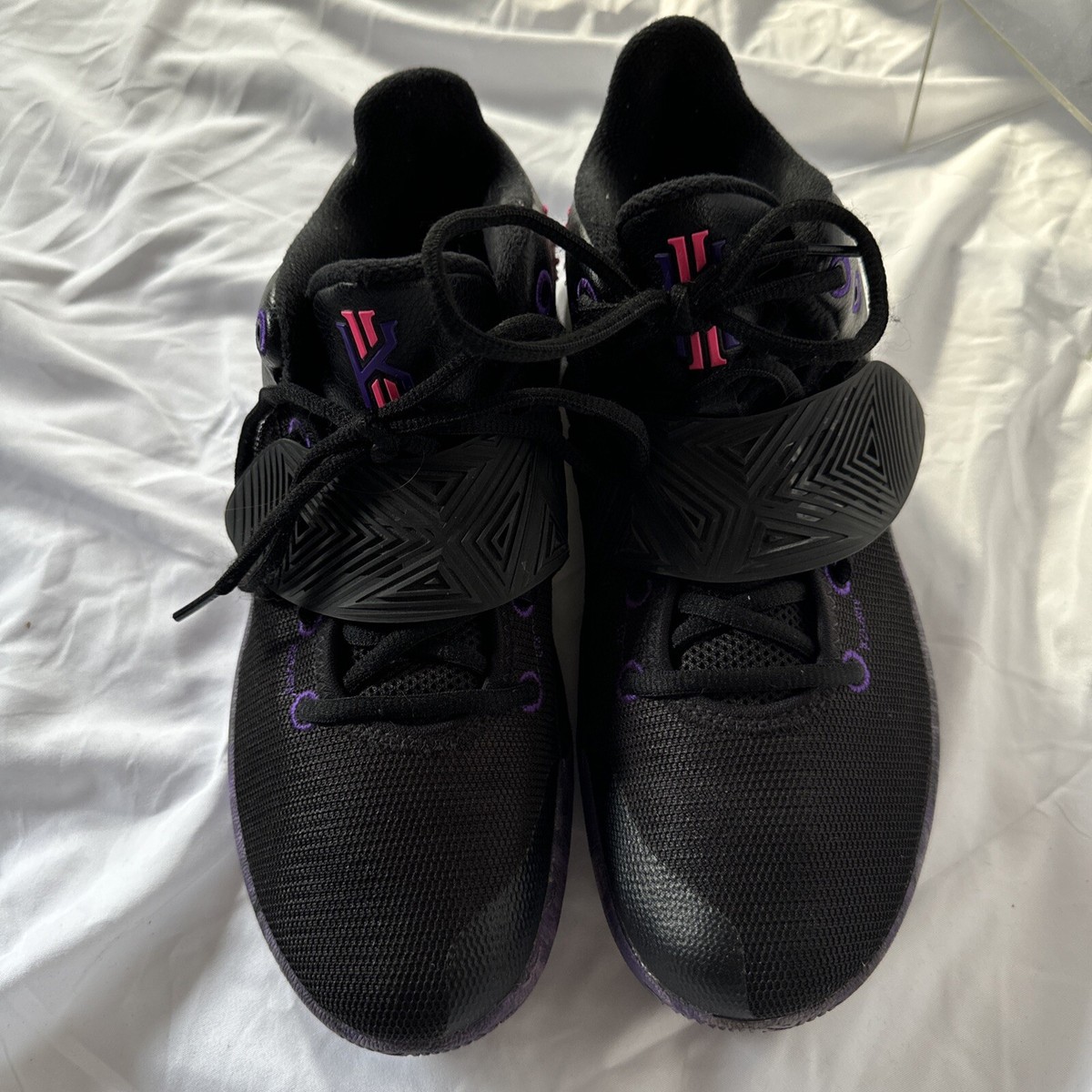 kyrie flytrap 3 black and purple
