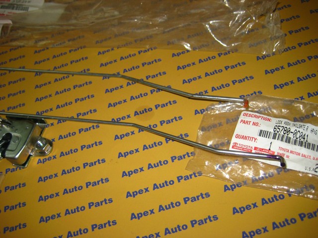 Toyota Tundra Tailgate Latches and Rods and Clips Kit OEM Genuine 2007
