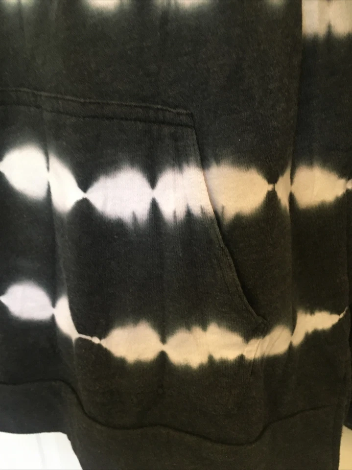 Sudadera con Capucha Green Tea Talla M LS Split Gris Oscuro Blanco Tie Dye Cómoda Usada en Excelente Condición! Foto 3 de 4