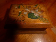 kleine Deckeldose aus Olivenholz,  "Nice", Deckel bemalt, siehe Scan