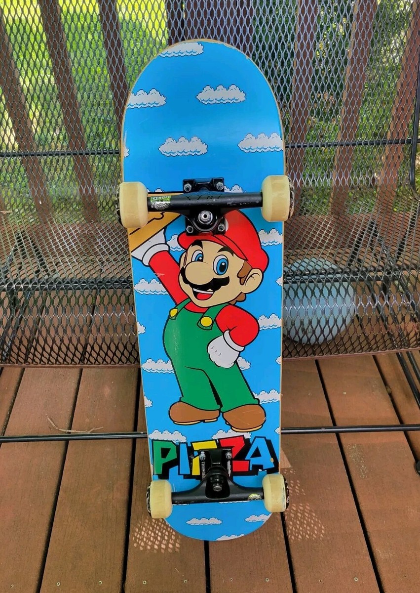 スーパーマリオ スケートボードBOSCH レーザー墨出し器 GLL3-60XG