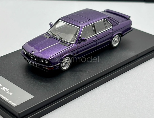 Berlina sportiva King 1:64 scala M5 E28 modello classico auto in metallo pressofuso - Foto 24 di 26