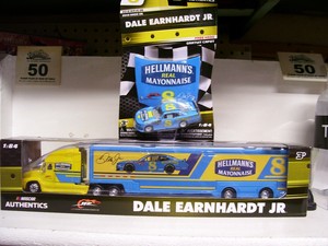 2019 1/64 #8 DALE EARNHARDT JR HELLMANS W/HAULER WAVE 6 ...