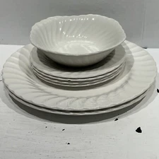 Lot Of 7 JB Johnson Bros Swirl Bread Diner Plate(s) And Bowl Ironstone England