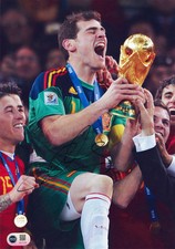 IKER CASILLAS SIGNED SPAIN 2010 WORLD CUP WINNERS 12X8 PHOTO (ACG CERT AG17170)