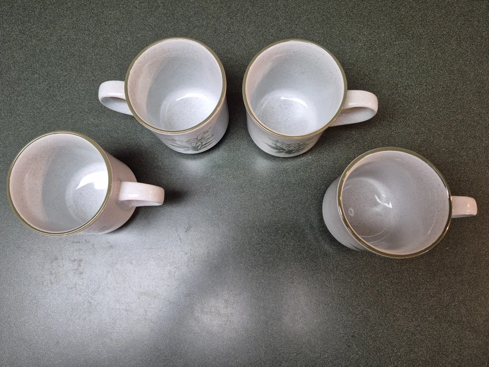 Juego de 4 tazas de café Noritake China Mountain Flowers 8343 12 OZ estado excelente Foto 3 de 4