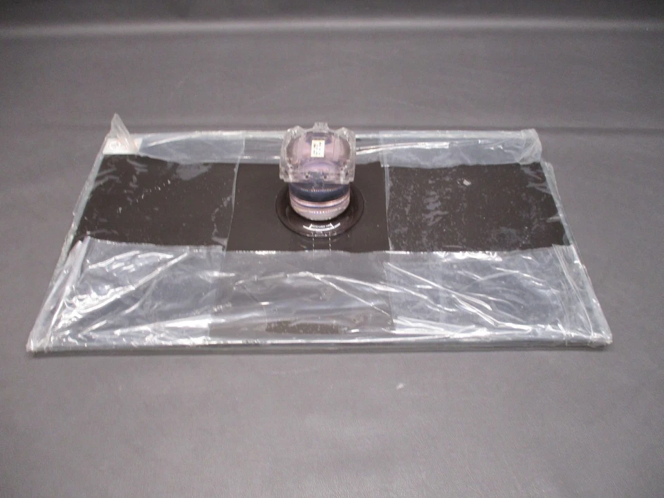 Base de pie Samsung UN46D6000SFXZA con tornillos BN96-16772B Foto 3 de 4