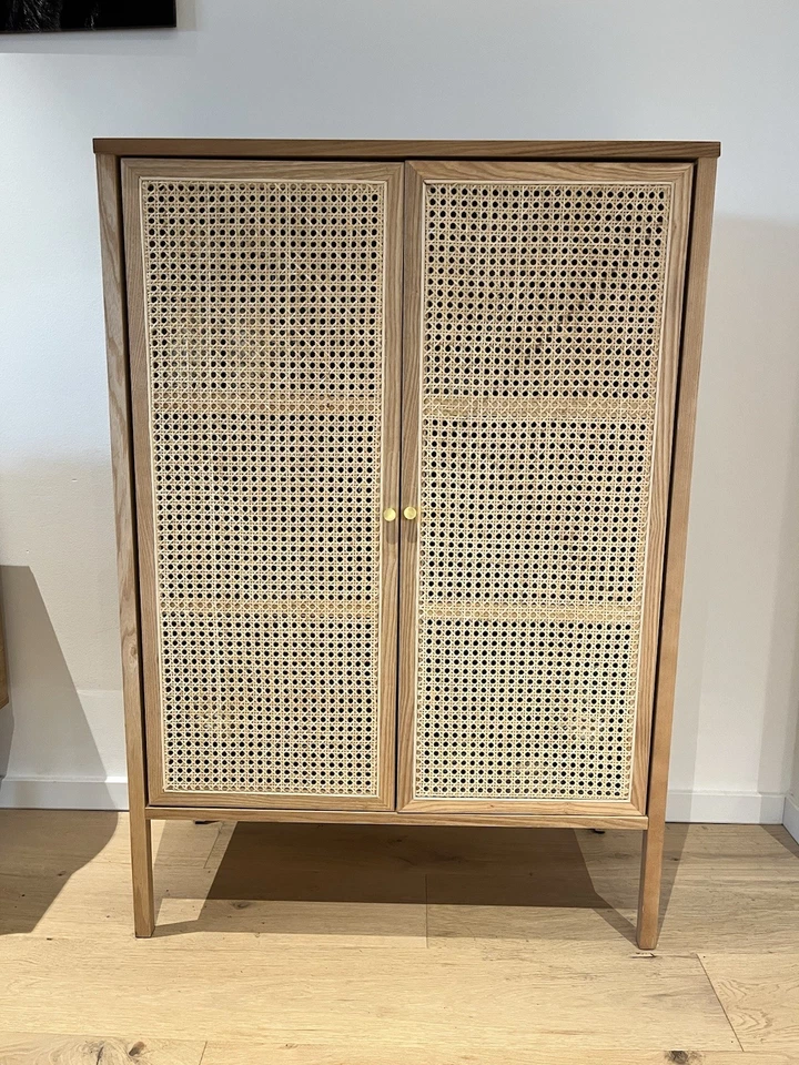 Elegantes Aufbewahrungsmöbel aus Holz mit Rattangittertüren – 80 x 35 x 115 cm