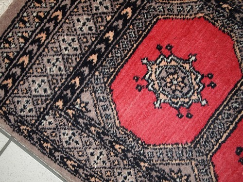 Handmade vintage Uzbek Bukhara rug 2.1' x 5.6' (65cm x 170cm) 1960s - 1C712 - Picture 6 of 9