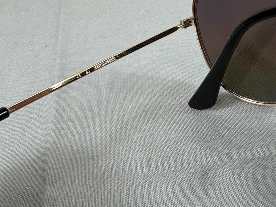 Gafas de sol Aeropostale para mujer o unisex oro rosa aviador multicolor polarizadas Foto 3 de 4