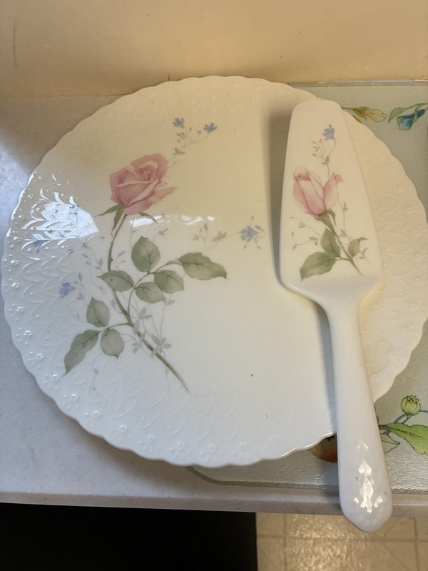 Mikasa April Rose Bone China Cake Plate Server Japan B2053”