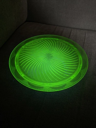Vintage Depression Cake Plate Swirl Pattern Footed 10” Uranium