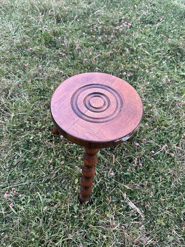 Vintage/Antique Rustic French Turned Dark Brown Oak/Bobbin 3 Legged Button Stool - Picture 5 of 6