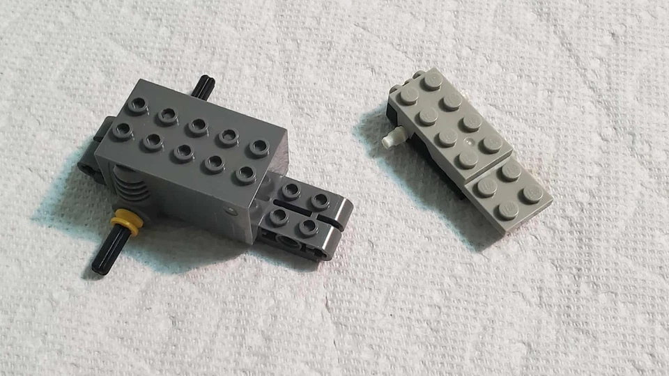 LEGO 2 Pull Back Action Motors Car Base - Image 3 of 4
