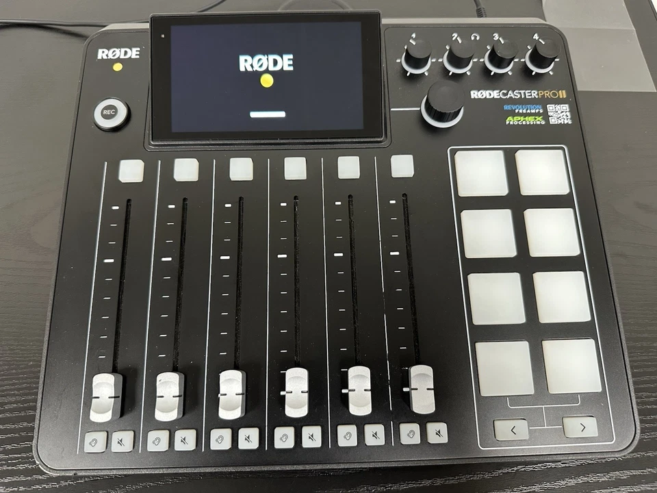 RODE RODECASTER PRO II 8 Channel Integrated Audio Production Studio - Image 3 of 4