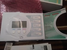 7-DAY PROGRAMMABLE DIGITAL COMMERCIAL THERMOSTAT, 3 HEAT 2 COOL, 24 VAC