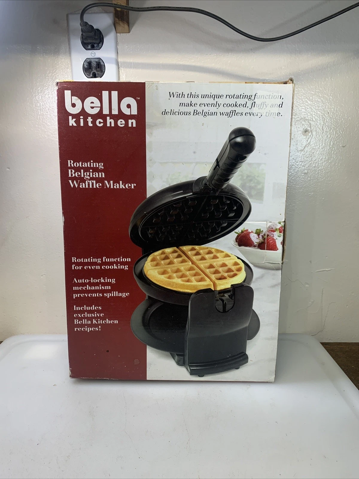 Bella Rotating Belgian Waffle Maker BLACK