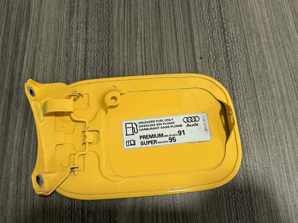 Audi B6 S4 Imola 2004-2005 amarillo OEM puerta de gasolina Foto 3 de 3