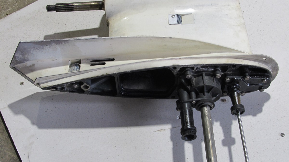 EVINRUDE 200, 225, 250, 300hp V6 E-TEC 3.3L 351535 outboard and boat EVINRUDE 200, 225, 250, 300hp V6 E-TEC 3.3L 351535 outboard and boat