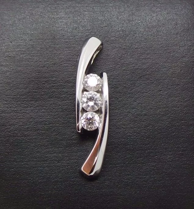 Past present future pendant deals