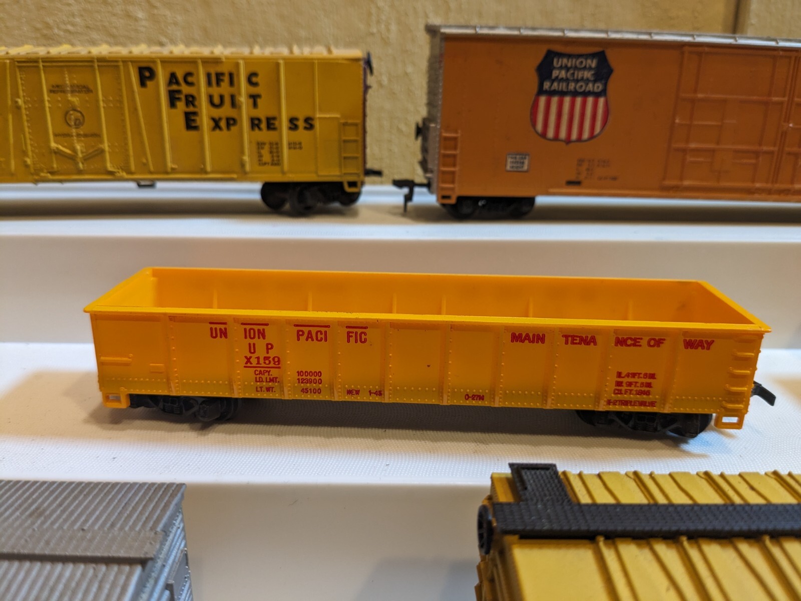 HO Scale 8 Union Pacific Freight Cars eBay