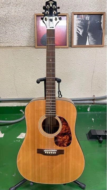 Month-End Voyage-Air Guitar Vad-1 Lr.Baggs used