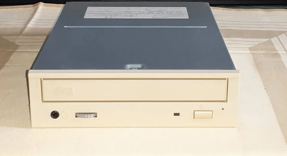 Akai CD3000XL CD-ROM Drive Toshiba XM-5701B SCSI 50pin WORKING Made in Japan - Image 3 of 4