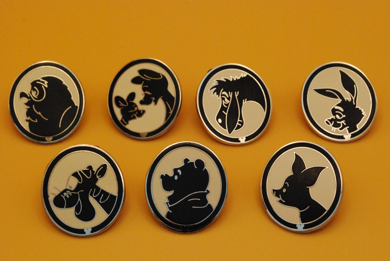 2009 Disney Winnie the Pooh Sihouettes Mickey Pins (complete set)