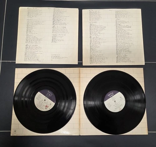 Pink Floyd The Wall 1979 Vinyl 2LP First Press Columbia PC2 36183 OG Sleeves VG