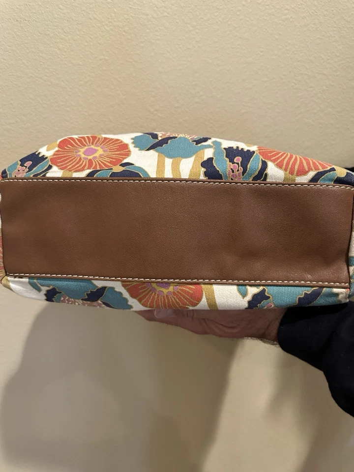 Relic Wood Handle Purse Floral Canvas Purse, Handbag. Pre owned. - Image 4 of 4