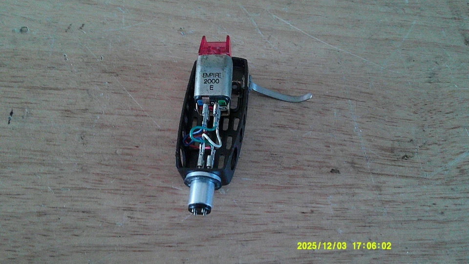 Cartucho Empire 2000E con cabezal Empire y cartucho trineo, necesita lápiz óptico Foto 2 de 4