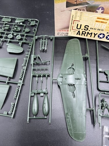 Monogram Airacobra P-39 Modellbausatz im Maßstab 1:48 - Bild 9 von 11