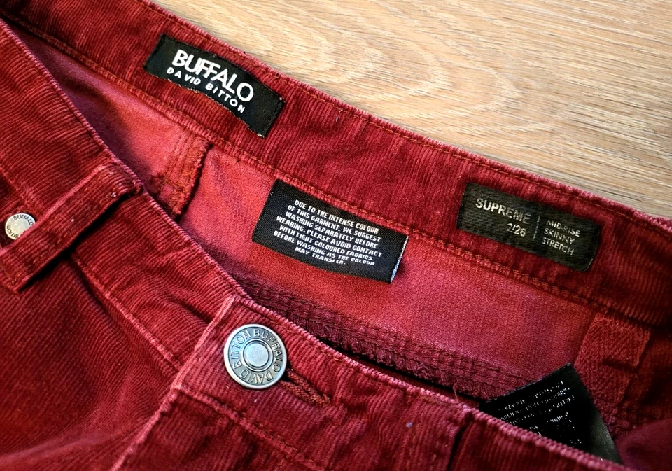 Pantalones ajustados Buffalo David Bitton Supreme de tiro medio de pana cepillada 28" para dama Foto 3 de 4