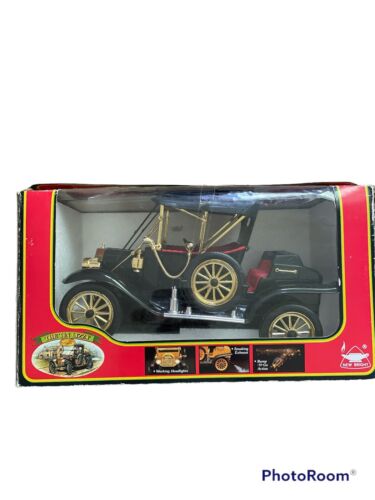 Bright 1914 Model T "The Tin Lizzy" No 438 Battery Operated in Original Box - Picture 1 of 10