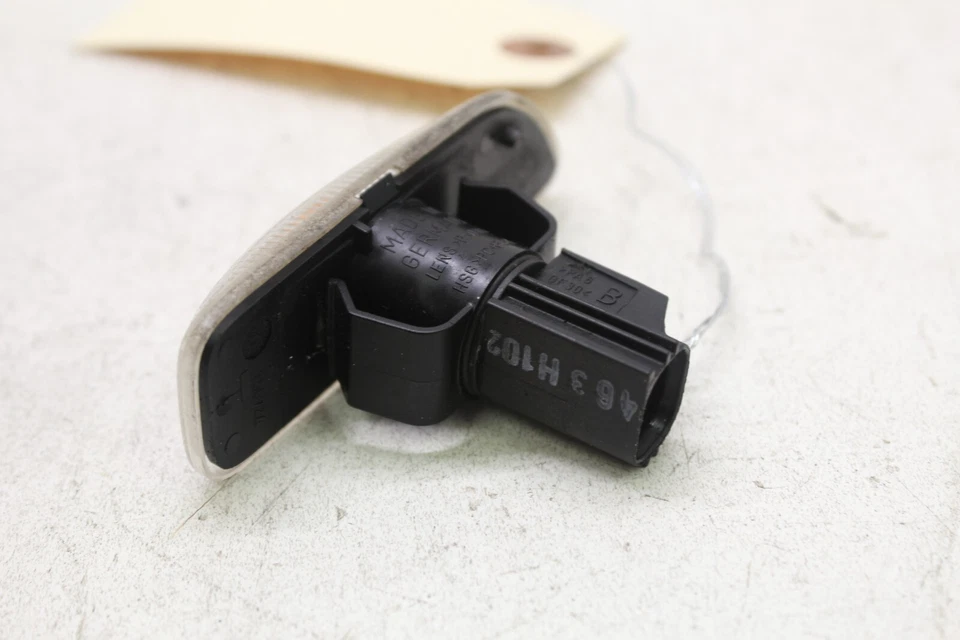 Volvo V70R S60R 2004-2007 OEM lado del pasajero derecho guardabarros luz conjunto Foto 3 de 4