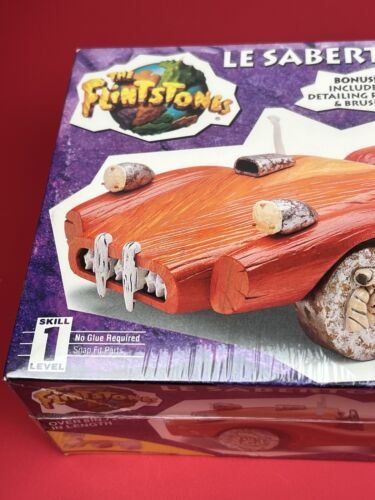 The Flintstones Le Sabertooth 5000 1/20 scale Plastic Model Kit Snap Fit - Picture 10 of 10