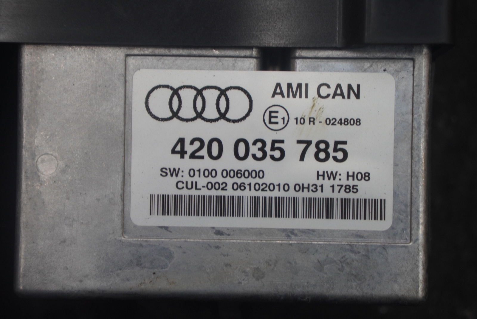 Radio Media Interface Control Module 420035785 OEM Audi R8 2011