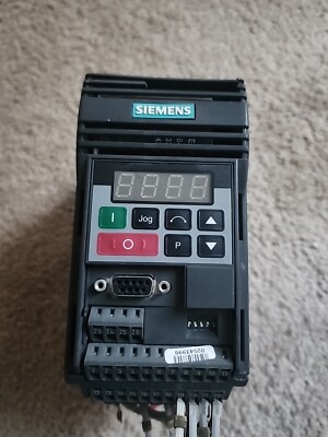 Siemens 6SE3211-1DA40 MicroMaster Vector 6SE32
