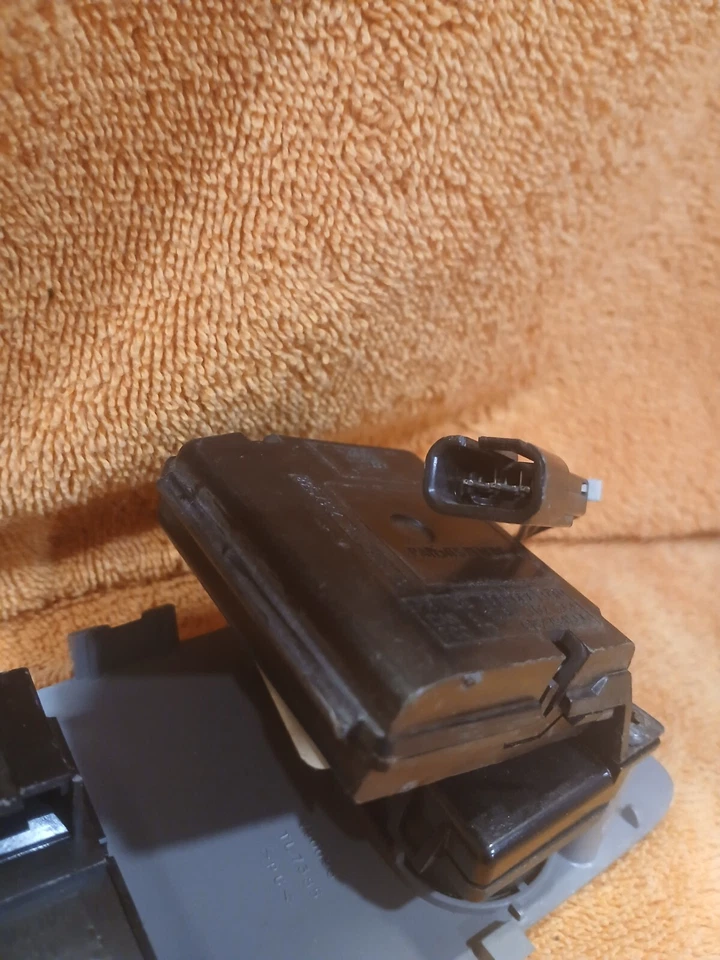 Interruptor superior Buick Park Avenue 1997-2005 OEM/puerta de garaje/techo corredizo Foto 4 de 4