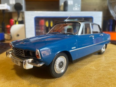 Rover P6 3500 V8 1974 in Corsica Blue - MCG 1:18