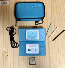Nintendo DSi Bundle (Light Blue)