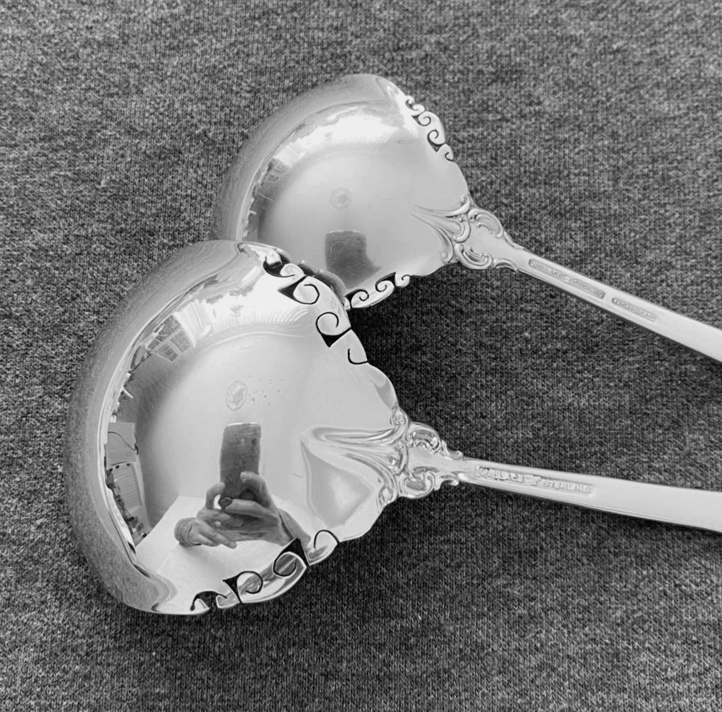 2 WALLACE Grande Baroque Solid Sterling Gravy Ladle (6 3/4”) & Sauce Ladle (6”)
Opens in a new windo