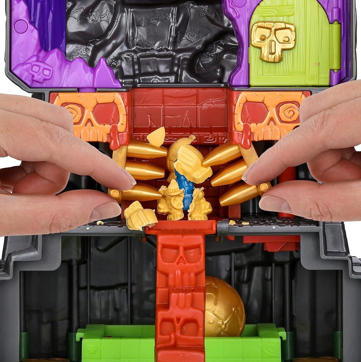 Treasure X Lost Lands Skull Island Skull Temple Mega Playset, 40