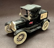 ERTL Ace Hardware Replica 1918 Ford Model T Runabout Cast Metal Locking Bank