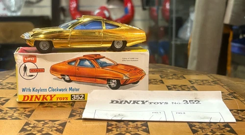 Lovely Vintage Dinky Toys Ed Strakers Car No 352 Diecast Model Car Boxed A401