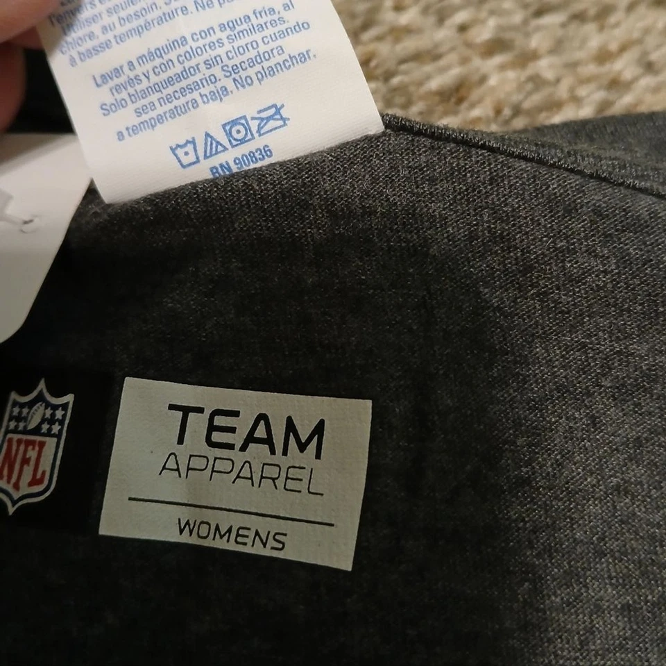 Camiseta para mujer Cleveland Browns estampado gráfico NFL cuello en V XXL (NUEVA CON ETIQUETAS) Foto 4 de 4