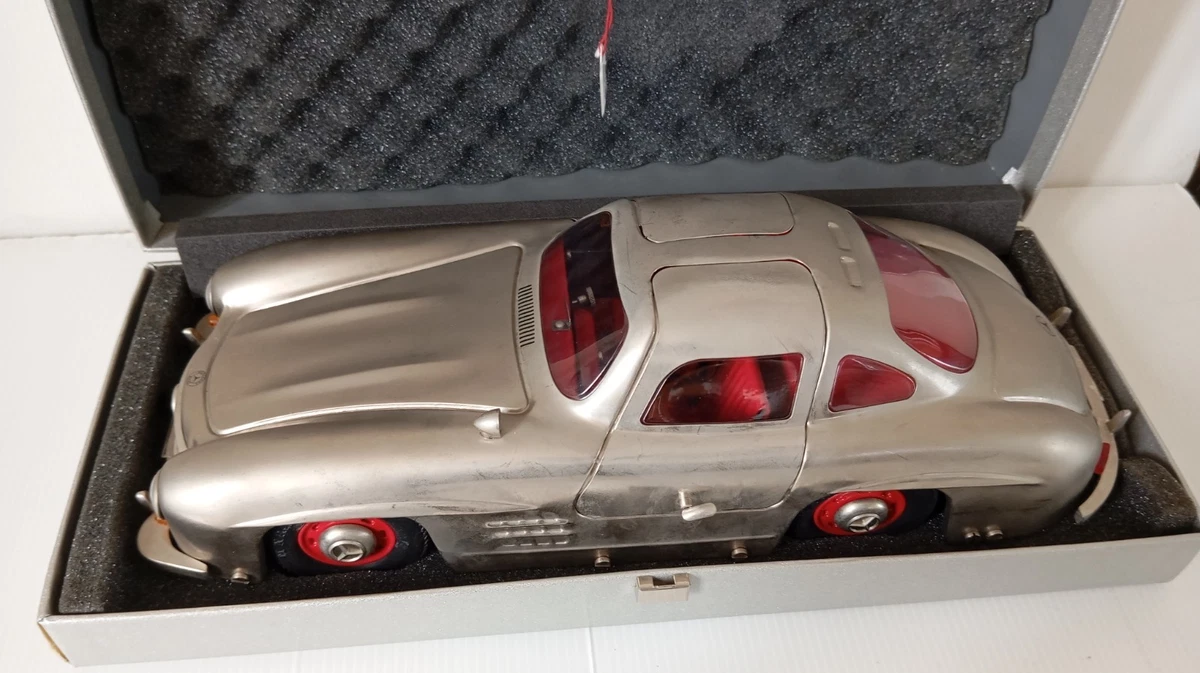 Märklin - 81092 - Mercedes 300 SL Rouge brillant, No. 81092