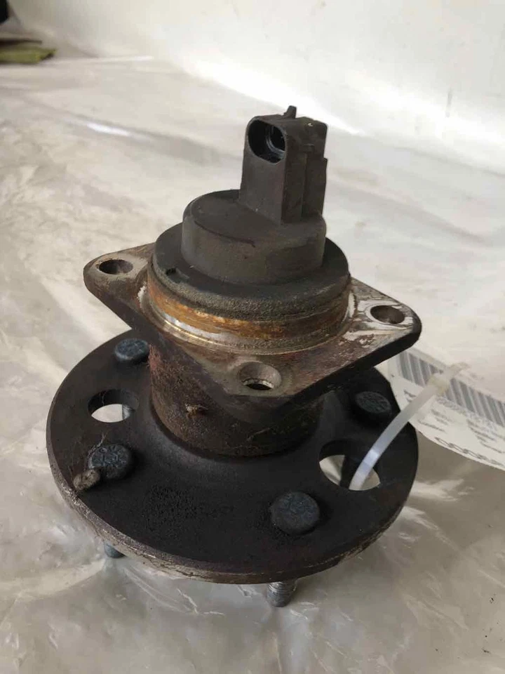 1991 - 2004 年凯迪拉克 SEVILLE SLS 后轮轮毂和轴承总成驱动器左 — 第 3/4 张图片