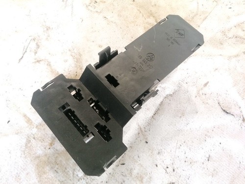 Volkswagen Passat 1998 Tailight Bulb Holder (Lamp Carrier) 3B99452 #1434638-92